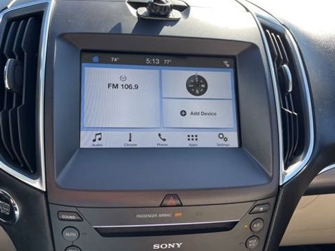 Used 2016 Ford Edge Titanium image 40