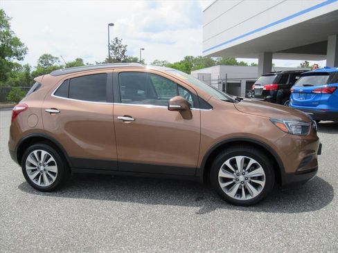 Used 2017 Buick Encore Preferred FWD image 2