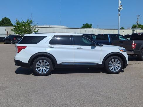 Certified 2023 Ford Explorer Limited w/ Equipment Group 301A image 4