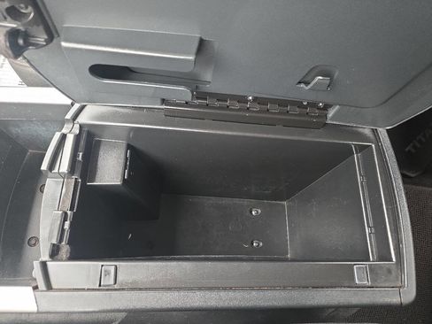 Used 2014 Nissan Titan SV w/ SV Premium Utility Package image 36