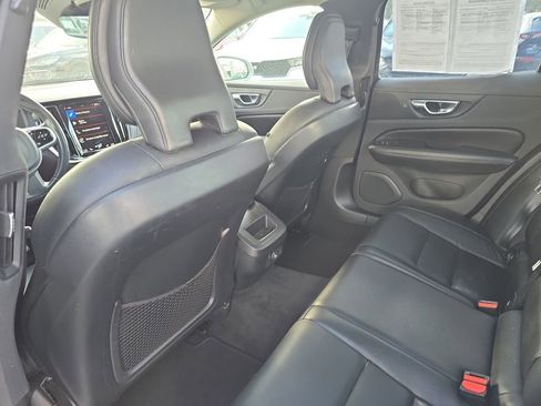 Used 2020 Volvo S60 T5 Momentum image 13