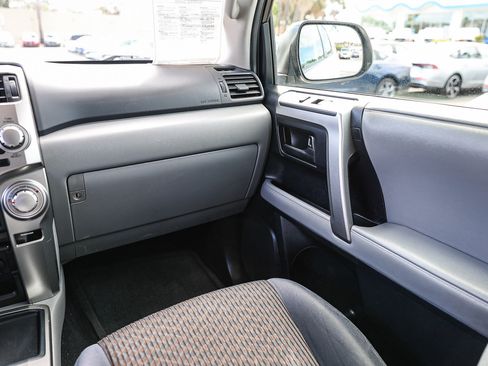 Used 2013 Toyota 4Runner SR5 w/ Convenience Pkg RWD image 5