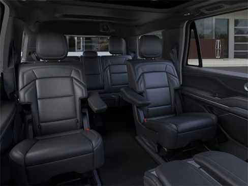 New 2025 Lincoln Navigator Reserve w/ Jet Appearance Package image 11