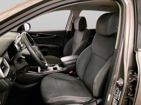 Used 2017 Kia Sorento AWD image 25