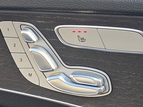 Used 2020 Mercedes-Benz C 300 4MATIC Sedan image 6