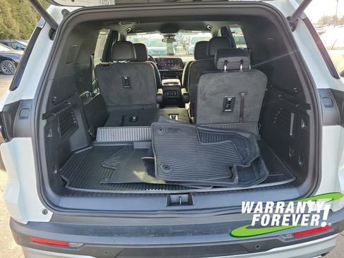 Used 2024 Chevrolet Traverse Z71 image 17