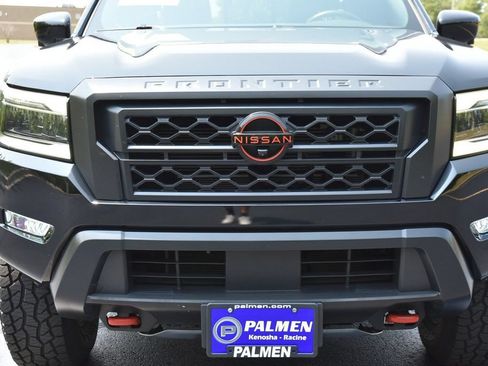 Used 2022 Nissan Frontier PRO-4X AWD/4WD image 3