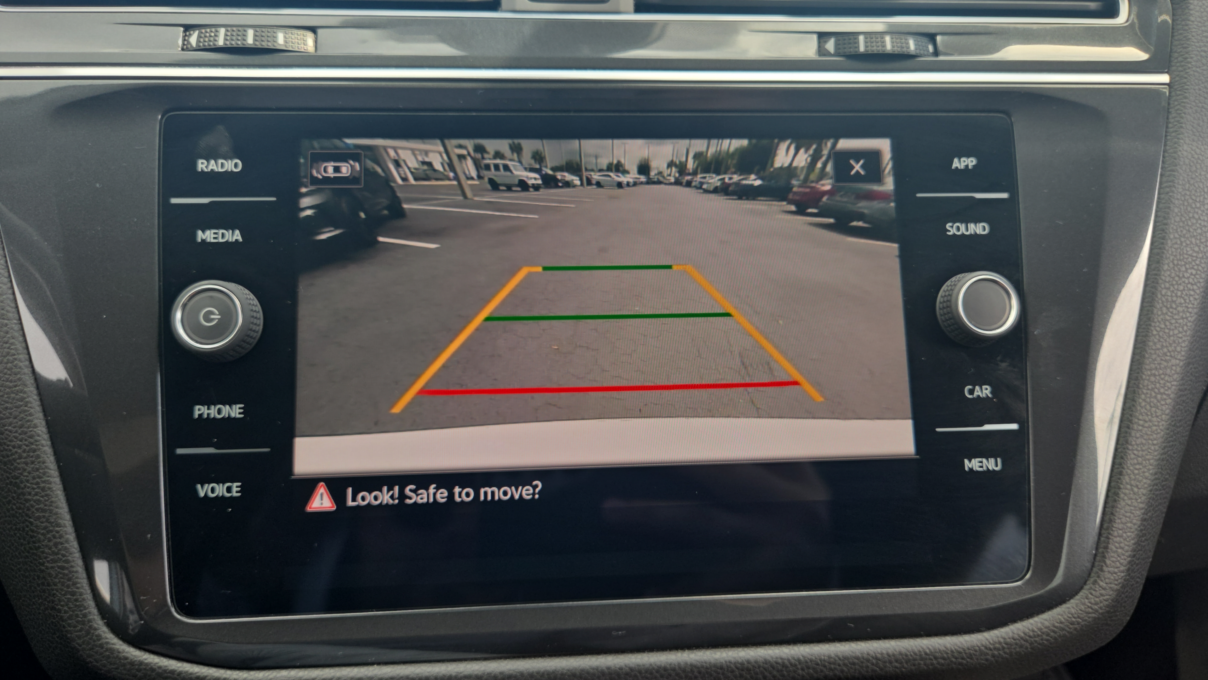 Used 2022 Volkswagen Tiguan SE FWD image 31