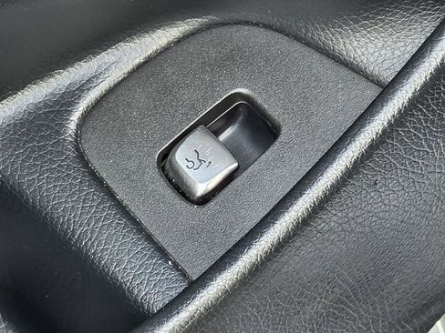 Used 2017 Mercedes-Benz E 300 image 30