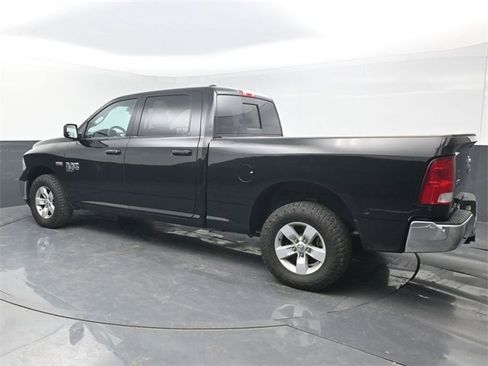 Used 2020 RAM 1500 Classic SLT image 3