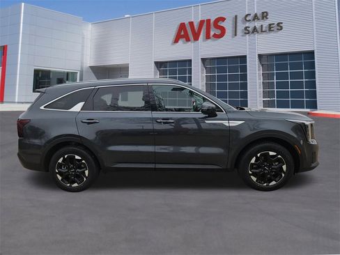 Used 2024 Kia Sorento S image 7