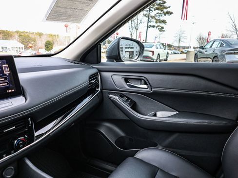 New 2025 Nissan Rogue SL image 33