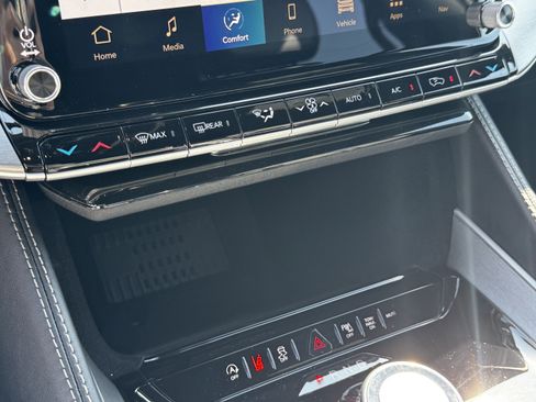 New 2026 Jeep Grand Wagoneer L 4DR 2WD image 19