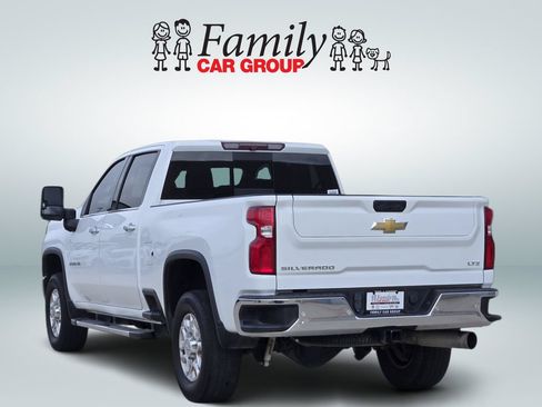 Used 2022 Chevrolet Silverado 2500 LTZ w/ LTZ Convenience Package AWD/4WD image 3