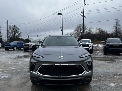 Used 2024 Buick Encore GX Sport Touring w/ Advanced Technology Package image 3