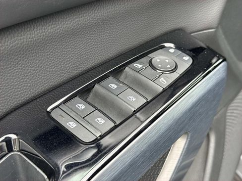 Used 2025 Nissan Pathfinder SL image 22