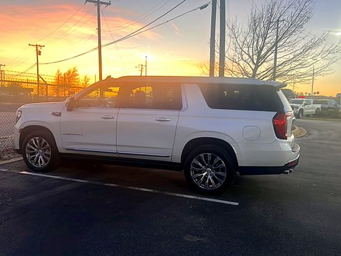 Used 2023 GMC Yukon XL Denali image 8