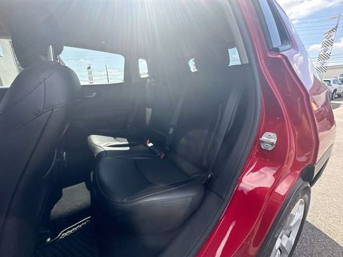 Used 2021 Jeep Compass Latitude w/ Convenience Group AWD/4WD image 23