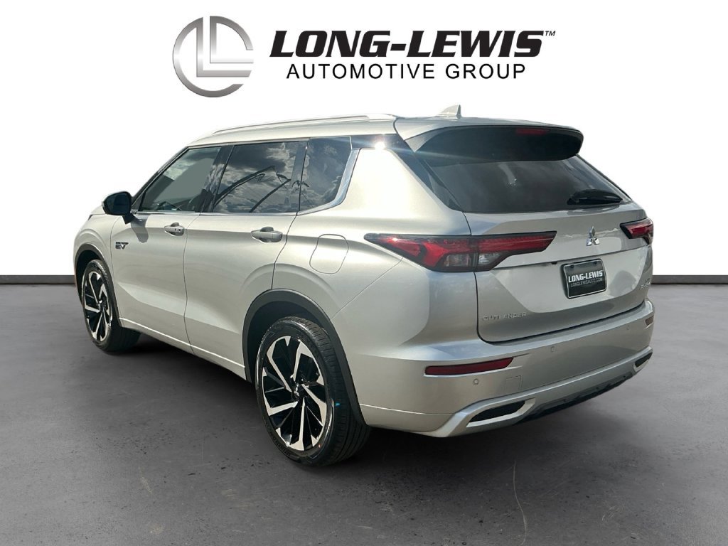 Used 2023 Mitsubishi Outlander SEL AWD/4WD image 4