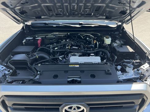 Used 2026 Toyota Tacoma SR5 AWD/4WD image 25