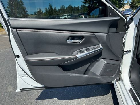 Used 2024 Nissan Sentra SR w/ SR Premium Package FWD image 20