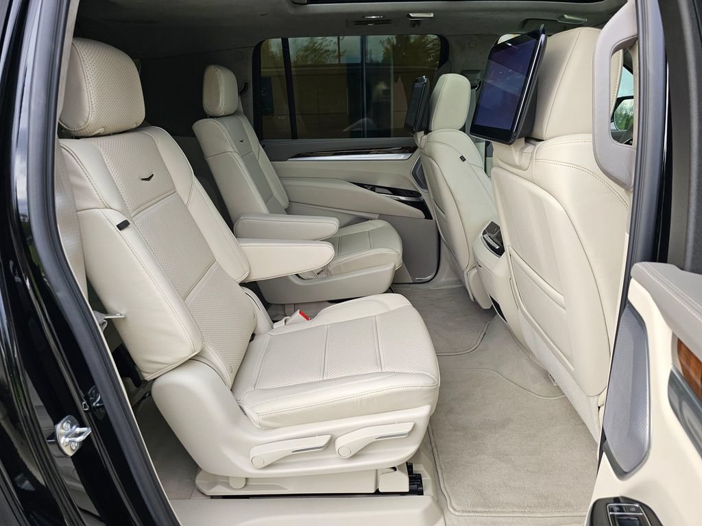New 2026 Cadillac Escalade ESV Platinum Sport AWD/4WD image 12