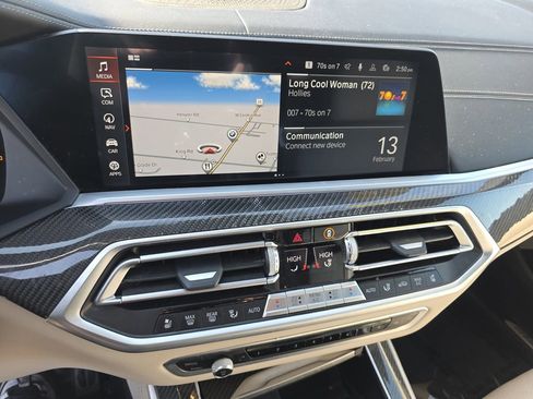 Used 2021 BMW X5 M50i image 30