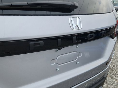New 2025 Honda Pilot TrailSport image 18