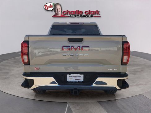 New 2026 GMC Sierra 1500 SLE image 4