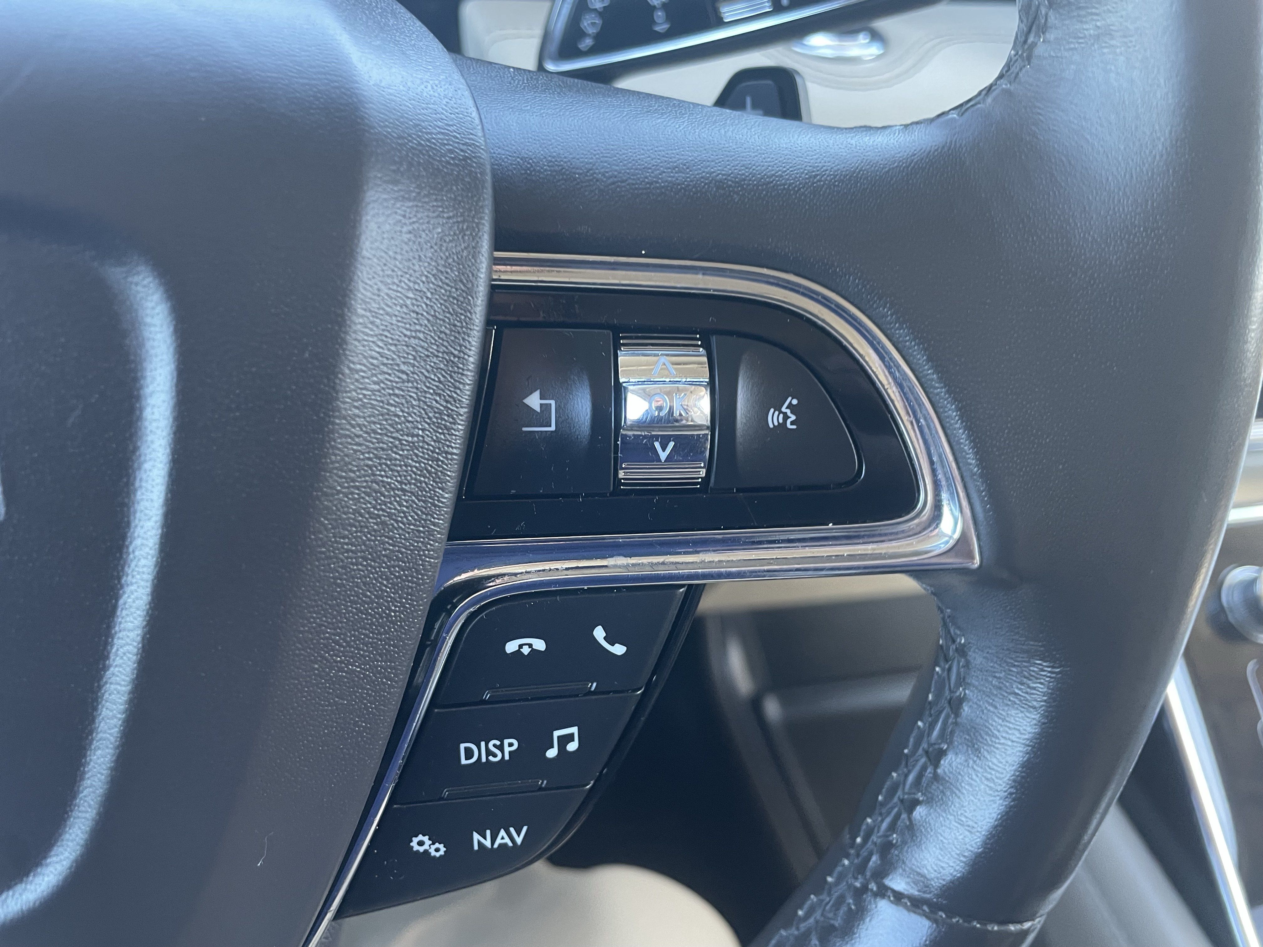 Used 2019 Lincoln Navigator Select AWD/4WD image 16