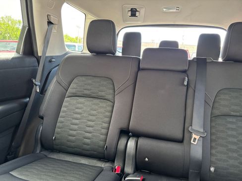 Used 2025 Nissan Pathfinder SV AWD/4WD image 42