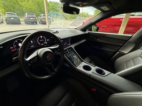 Used 2021 Porsche Taycan RWD image 9