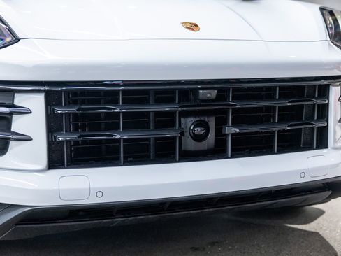 New 2026 Porsche Cayenne S AWD/4WD image 17