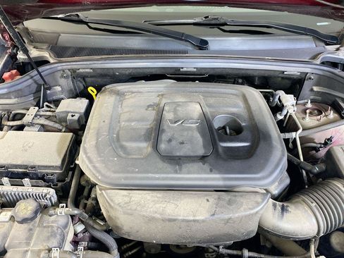 Used 2019 Jeep Grand Cherokee Limited AWD/4WD image 2