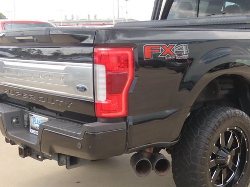 Used 2017 Ford F250 Platinum AWD/4WD image 12