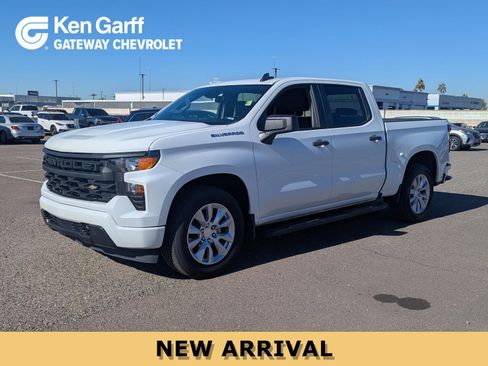 Used 2023 Chevrolet Silverado 1500 Custom image 1