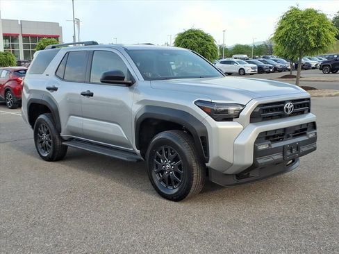 Certified 2025 Toyota 4Runner SR5 AWD/4WD image 2
