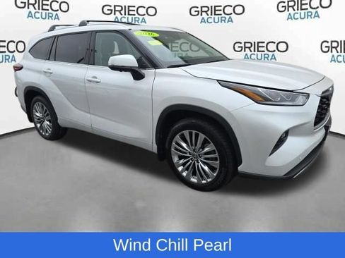 Used 2026 Toyota Highlander Platinum AWD/4WD image 1
