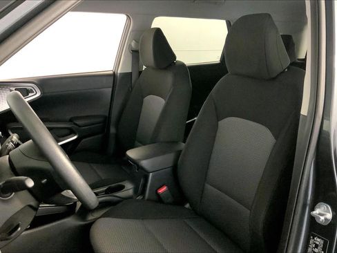 Used 2025 Kia Soul LX w/ LX Technology Package FWD image 22