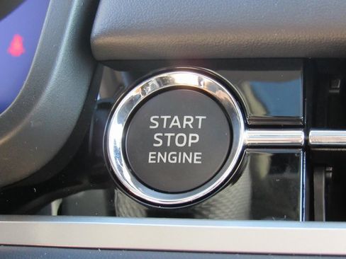 New 2025 Mitsubishi Outlander SE image 19