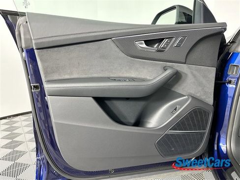 Used 2024 Audi RS Q8 image 43