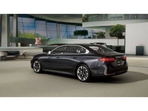 New 2026 BMW 540i xDrive image 2