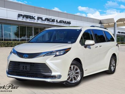 Used 2021 Toyota Sienna XLE w/ XLE Plus Package