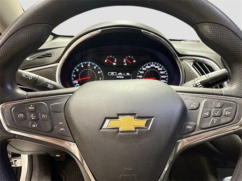 Used 2021 Chevrolet Malibu LT image 10