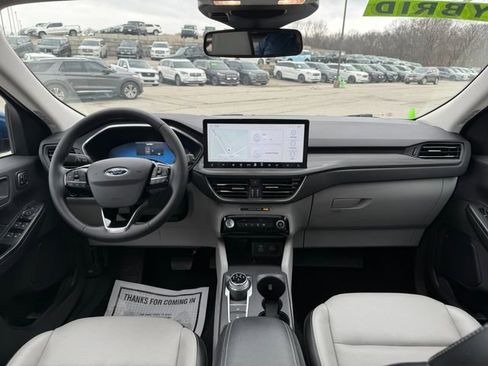 Used 2023 Ford Escape Platinum FWD image 16