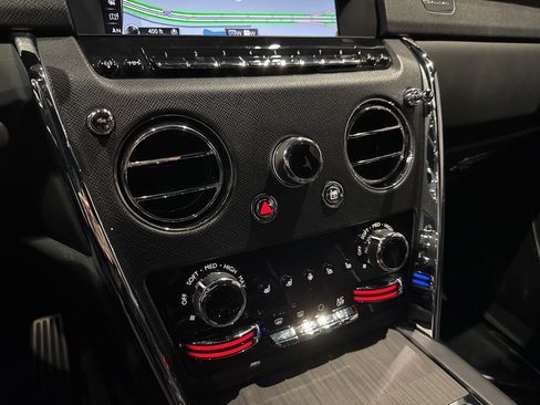 Used 2020 Rolls-Royce Cullinan image 39