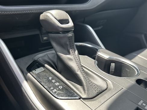 Used 2021 Toyota Highlander XSE FWD image 32