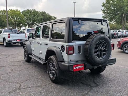 Used 2024 Jeep Wrangler Unlimited Sport AWD/4WD image 6