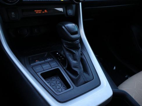 Used 2021 Toyota RAV4 XLE w/ Convenience Package image 39