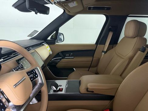 New 2025 Land Rover Range Rover Long Wheelbase SE image 35